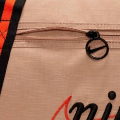 Bolsa Nike Gym Club - Retro Mujer (24 L) 12 Bolsa Nike Gym Club - Retro Mujer (24 L) -ADIDAS Ventas bolsa nike gym club retro mujer black rush orange 4