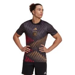 Camiseta Adidas Alemania Pre-Match Mundial Qatar 2022 -ADIDAS Ventas camiseta adidas alemania pre match mundial qatar 2022 black grey six victory red 2