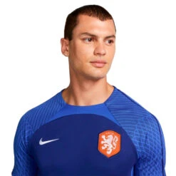 Camiseta Nike Holanda Training Mundial Qatar 2022 -ADIDAS Ventas camiseta nike holanda training mundial qatar 2022 deep royal blue hyper royal 2