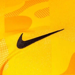 Camiseta Nike NIKE FC Dri-Fit Libero GX -ADIDAS Ventas camiseta nike m nsw df fc libero top ss gx light curryuniversity goldblack 3