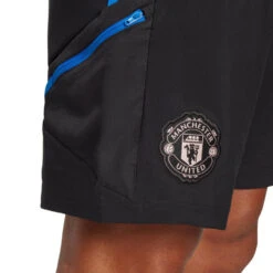Pantalón Corto Adidas Manchester United FC Fanswear 2022-2023 10 Pantalón Corto Adidas Manchester United FC Fanswear 2022-2023 -ADIDAS Ventas pantalon corto adidas manchester united fc fanswear 2022 2023 black glory blue 3