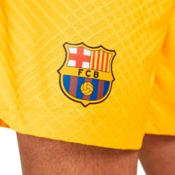 Pantalón Corto Nike FC Barcelona Cuarta Equipación Match 2022-2023 -ADIDAS Ventas pantalon corto nike fc barcelona cuarta equipacion stadium 2022 2023 yellow deep royal blue 2