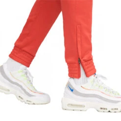 Pantalón Largo Nike Atlético De Madrid Fanswear 2022-2023 11 Pantalón Largo Nike Atlético De Madrid Fanswear 2022-2023 -ADIDAS Ventas pantalon largo nike atletico de madrid fanswear 2022 2023 red clay 4